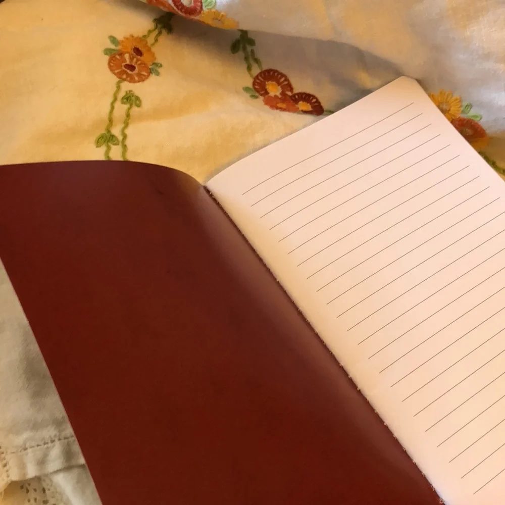Small lined notebook - Picture 3 of 3